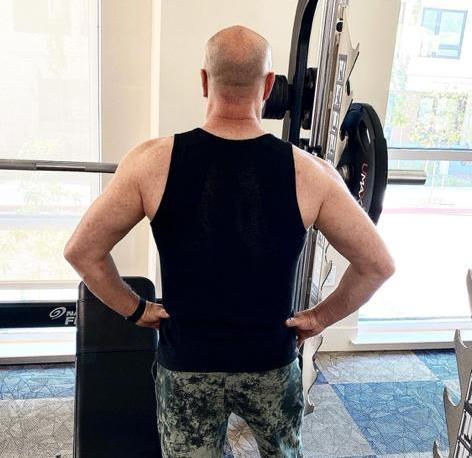 Jurado de MasterChef Chile enseña su musculoso cuerpo