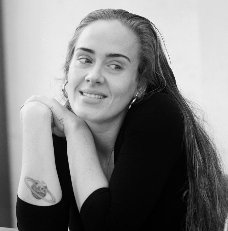 Informe AR: El recuerdo de Anna Faris y la reaparición de Adele