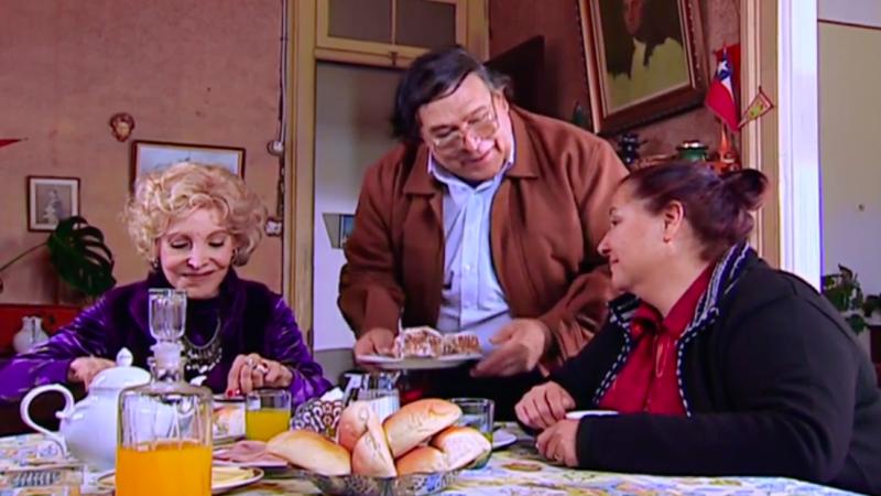 Valentina visita la casa de Mirna