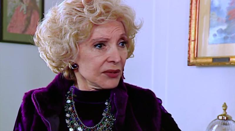 Valentina visita la casa de Mirna