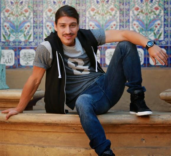 Mark González le pagó los estudios a su hermano actor