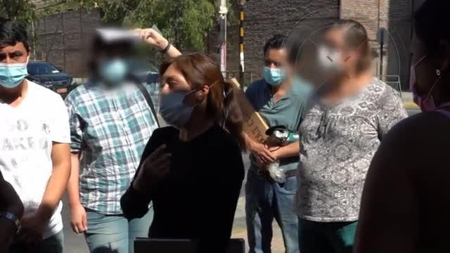 Emilio Sutherland encara a mujer que se tomó casa