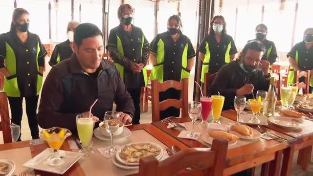 Pancho Saavedra probó exclusivo plato