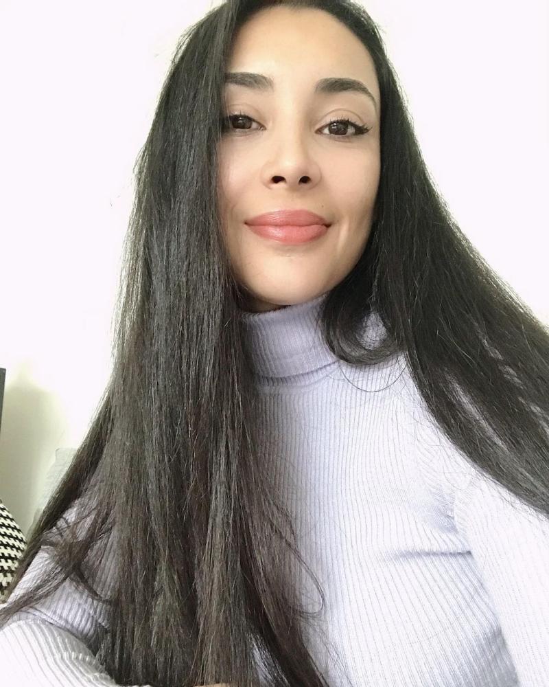 Arenita se luce al natural con bikini bicolor