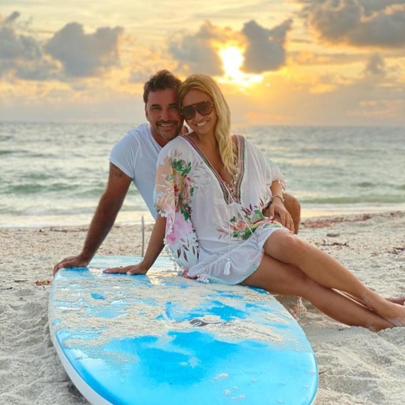 Douglas celebra a Ana Sol Romero tras casi 20 años de matrimonio