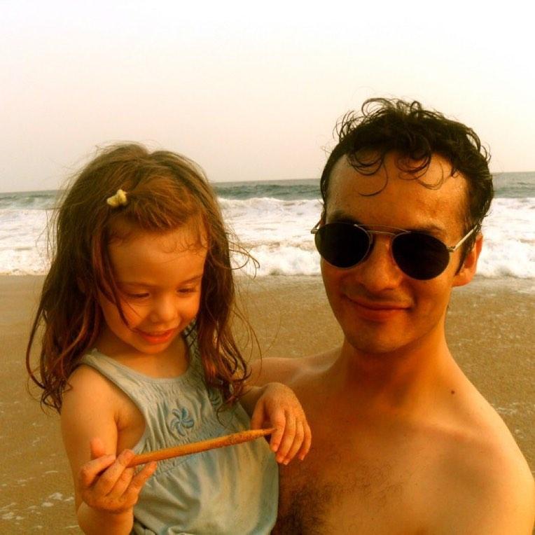 Álvaro López recibe especial sorpresa en el Día del Padre