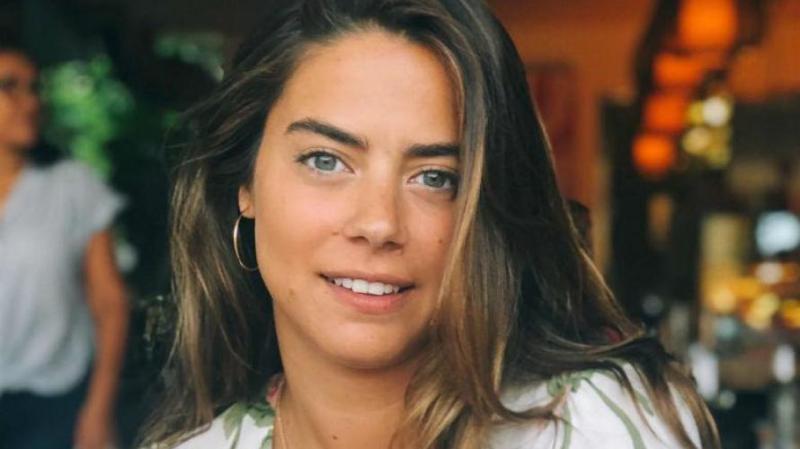 Lorenza Izzo celebra su amor con escritora por mes del orgullo