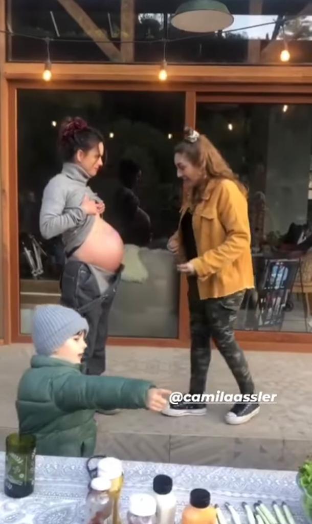 Juanita Ringeling usa su pancita para dar especial anuncio