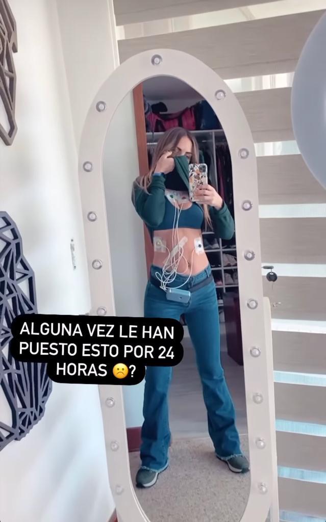 Maura Rivera cautiva con postales de sus vacaciones familiares
