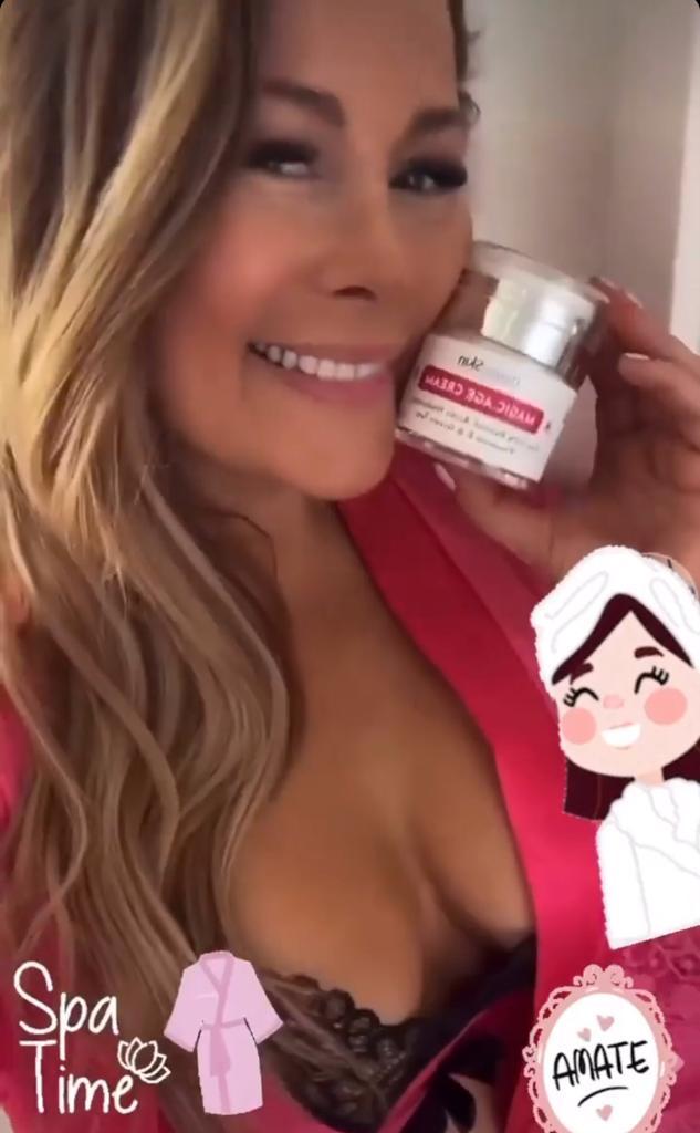 Cathy Barriga se muestra en lencería para enseñar su rutina