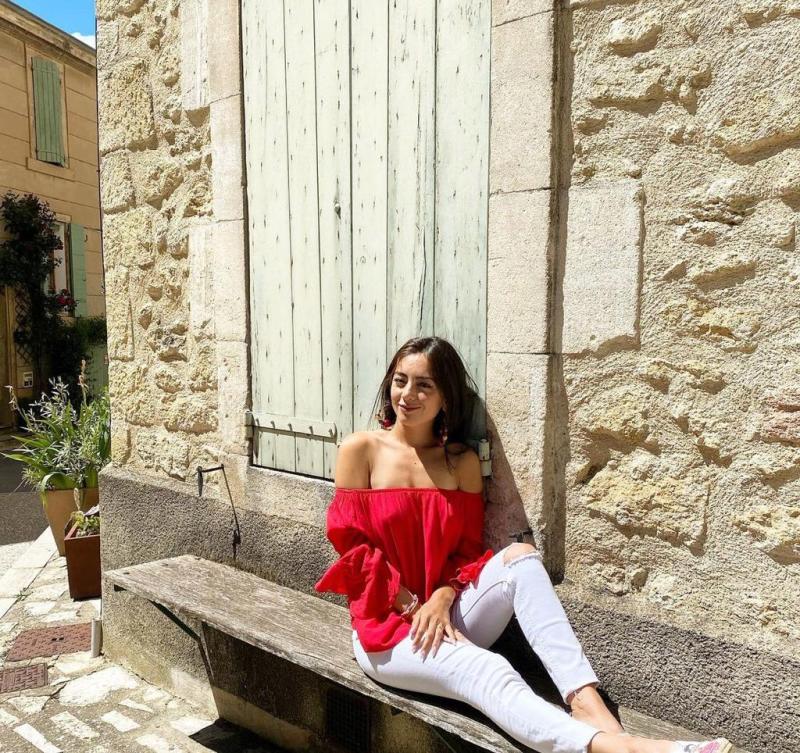 Vanessa Aguilera enseña su vida en Francia tras casarse