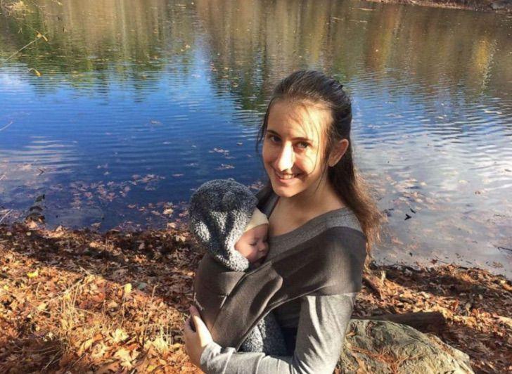 Profesor instala cuna para que alumna pueda estar con su hija