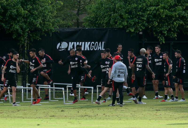 Solo hay dos dudas para la formación de Chile