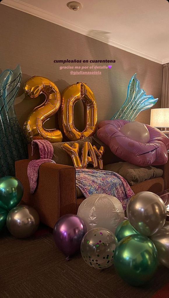 Hija de Marcelo Ríos recibe los 20 con bikinazo de infarto