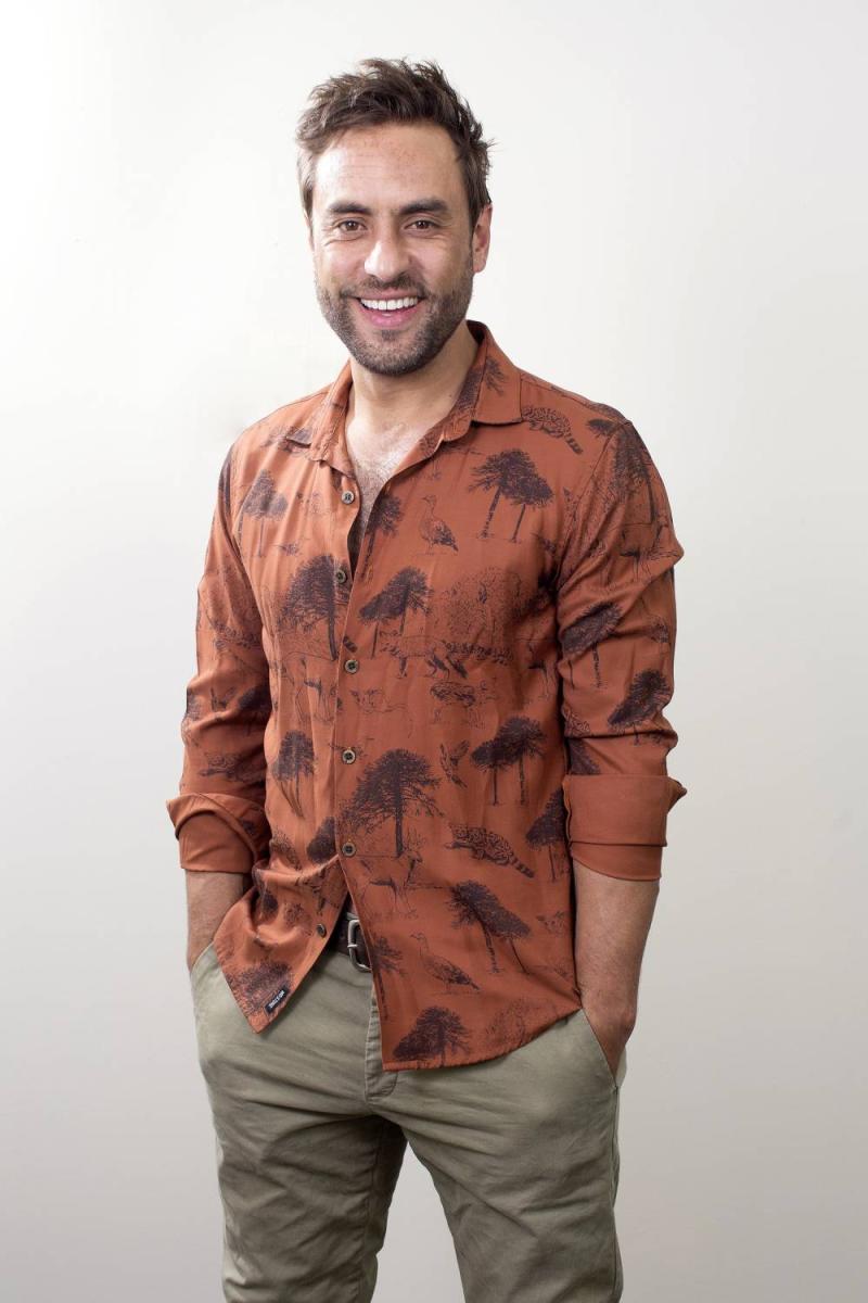 Álvaro Gómez regresa a las teleseries como “George Clooney”