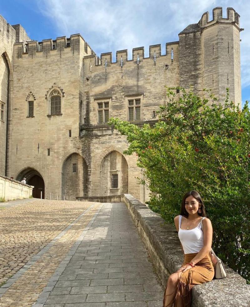 Vanessa Aguilera enseña su vida en Francia tras casarse