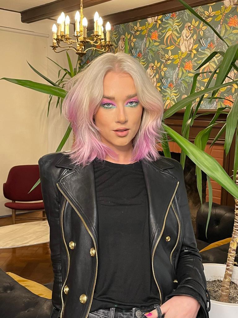 Vesta Lugg impacta con radical cambio de look