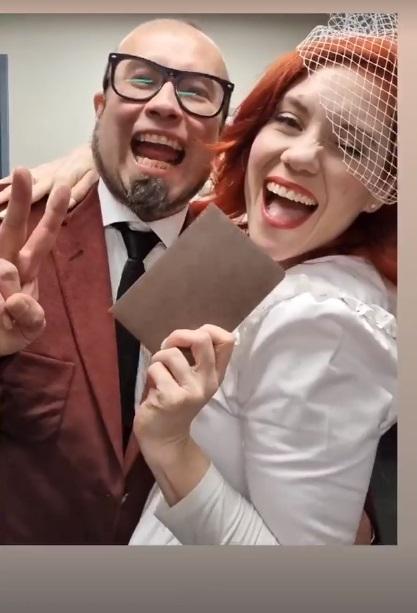 Vocalista de Chancho en Piedra se casó con influencer