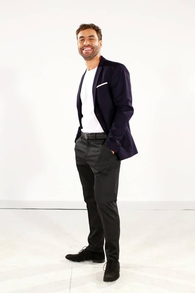 Álvaro Gómez regresa a las teleseries como “George Clooney”