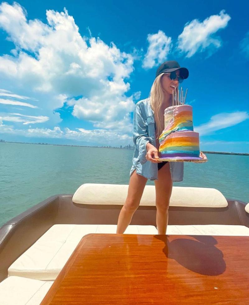 Giuliana Sotela celebra sus 38 años con bikinazo en el mar