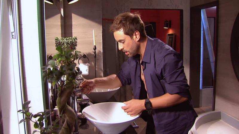 Un descuido de Soledad pone en peligro el secreto de su negocio