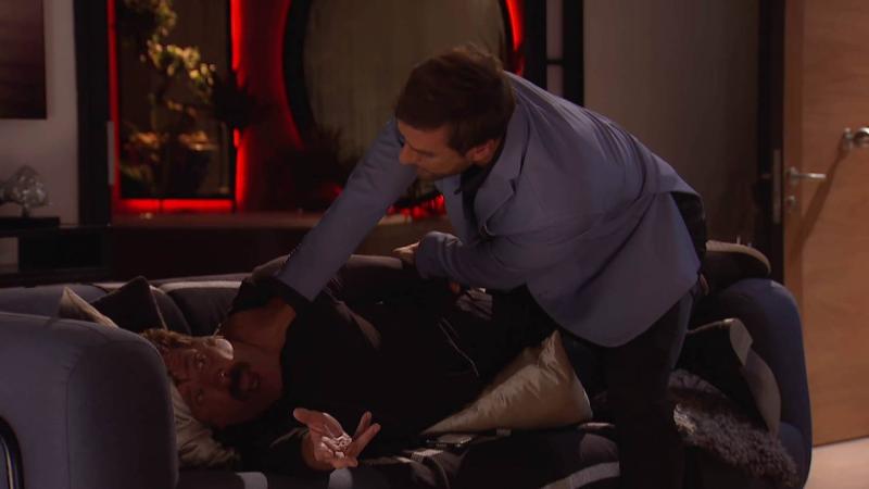 Cluny descubre que Valerio está trabajando para Laura