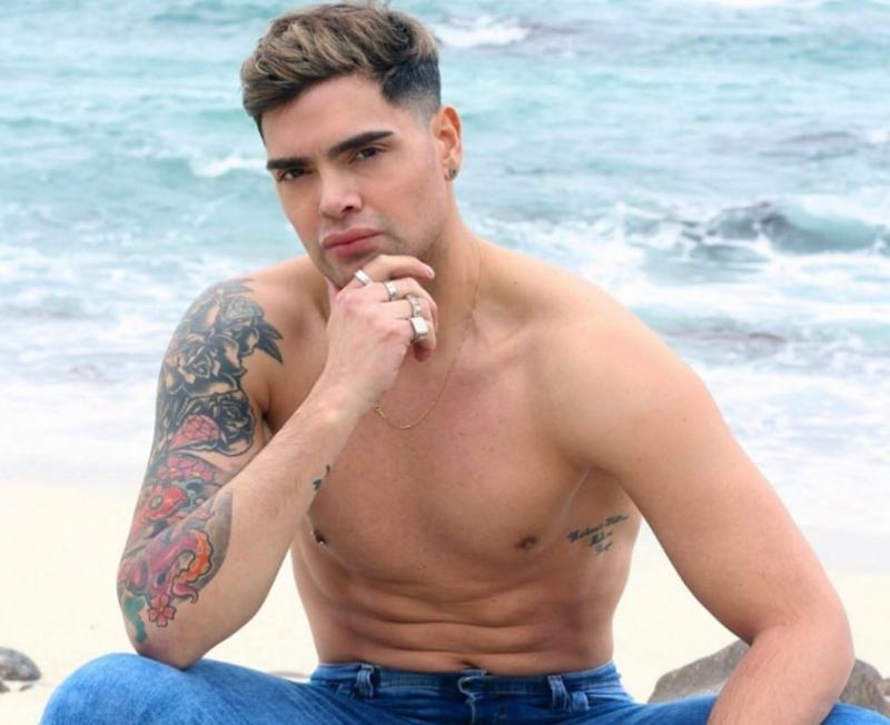 Nelson Mauri responde a crítica por mostrar su trasero