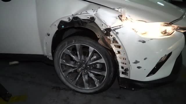 SOS: Joven choca a delincuentes y derriba portón para evitar portonazo