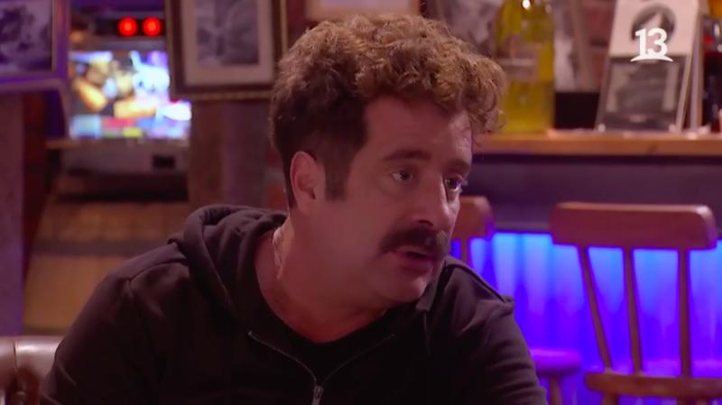 Cluny descubre que Valerio está trabajando para Laura