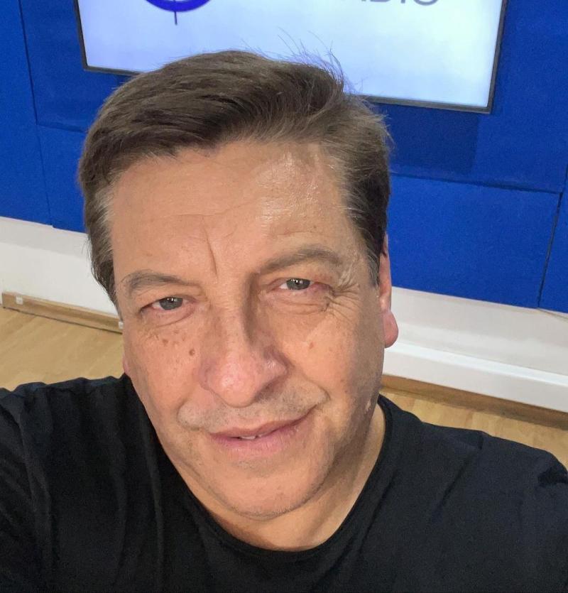 Polola de Julio César Rodríguez demuestra su amor con postal