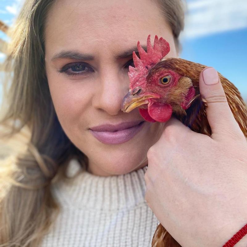 “No nací vegana”: Eliana Albasetti lanza libro sobre su experiencia