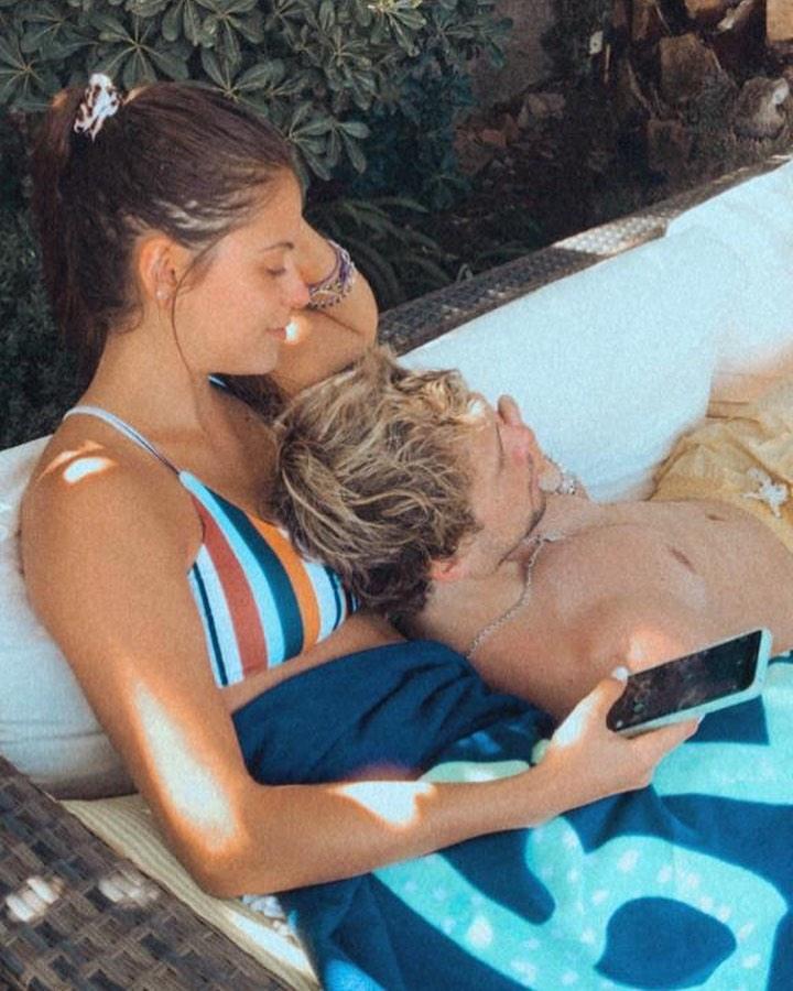 Joaquín Méndez se llena de elogios en foto con su polola