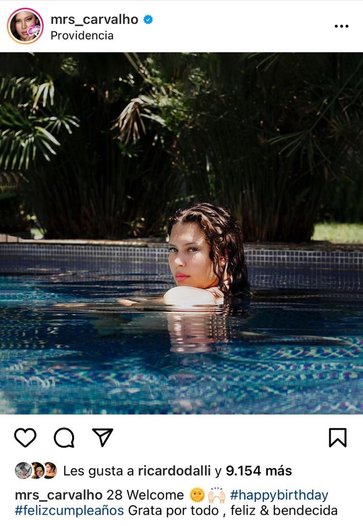 Michelle Carvalho festeja sus 28 años con foto en piscina