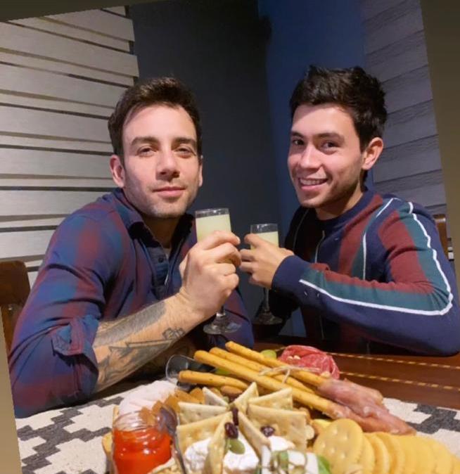 Christian Ocaranza desclasifica su pololeo puertas adentro