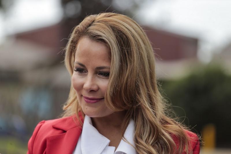 Ex asistente de Cathy Barriga acusa que la golpeó dos veces