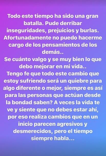 Ángela Duarte responde a críticos con desnudo en una tina