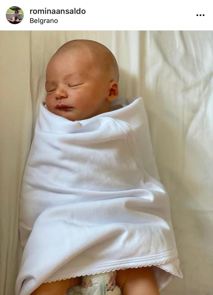 Romina Ansaldo presenta a su bebé recién nacido