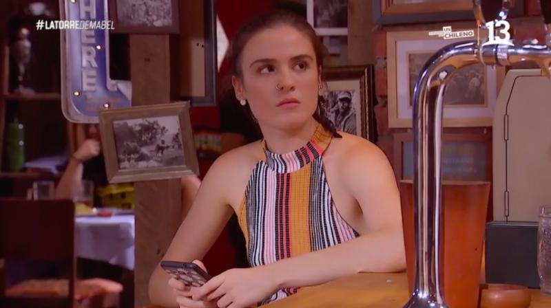 Julio le cuenta la verdad sobre sus padres a Isabel