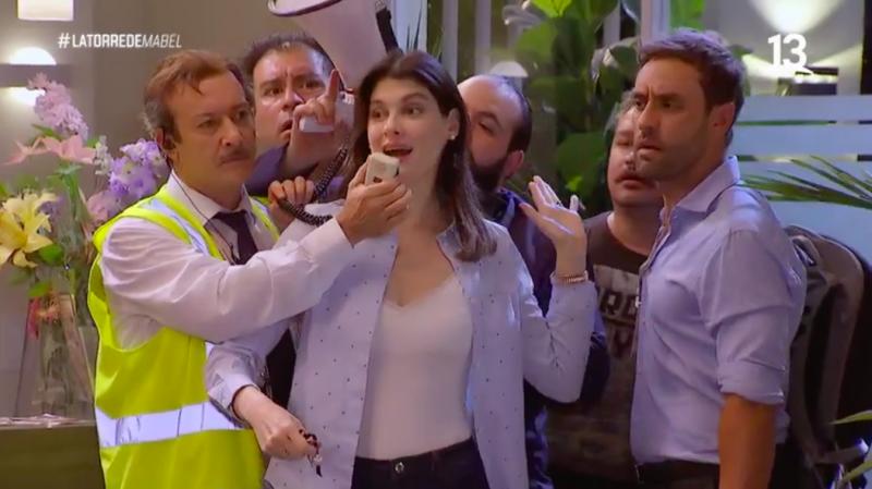 Capítulo 12 / Un malentendido causa alerta en el edificio