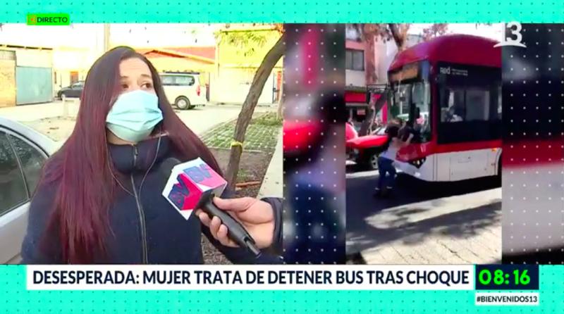 Mujer trata de detener bus tras choque en Santiago Centro