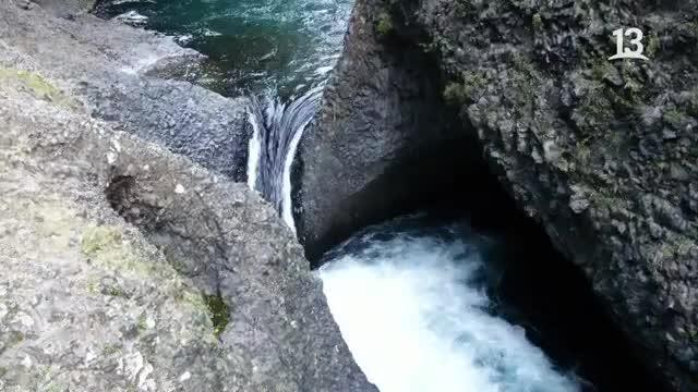 Claudio Iturra maravillado con el Parque Nacional Radal Siete Tazas