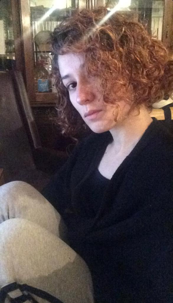 Fernanda Ramírez confiesa por qué no se maquilla fuera de la TV