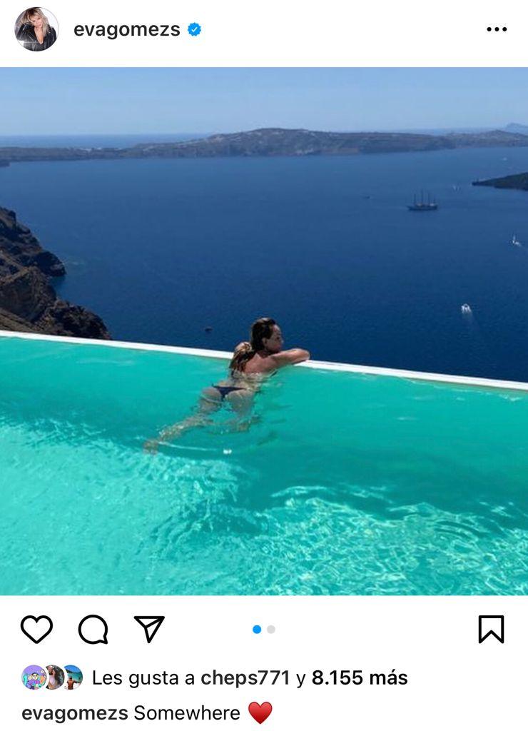 Eva Gómez sorprende con elegante bikinazo a sus 50 años