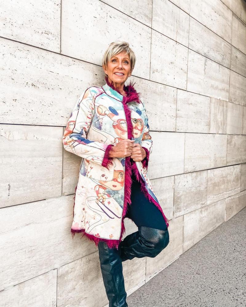 Raquel Argandoña enseña su figura en traje de baño blanco