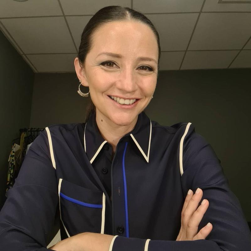 Andrea Aristegui recibe los 42 años con postal playera