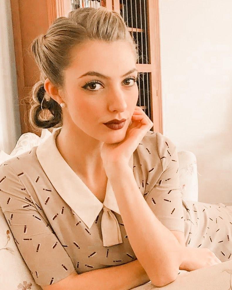 Tutu Vidaurre se llena de elogios al posar en bikini