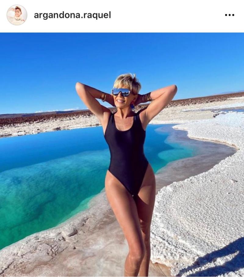 Critican a Raquel Argandoña por foto en traje de baño