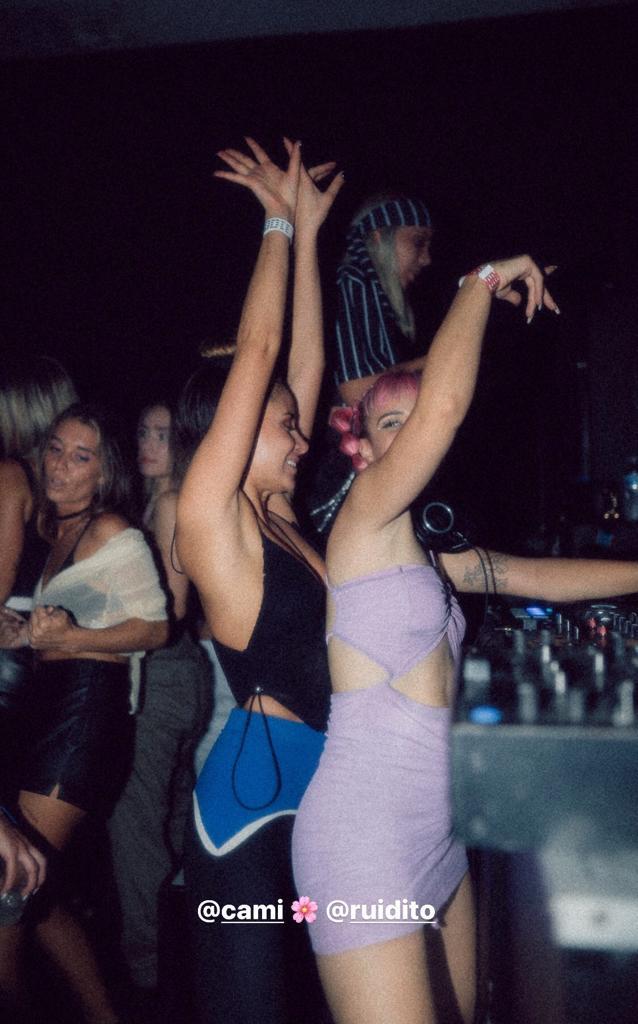 Cami Gallardo adelanta nuevo disco con feroz bikinazo