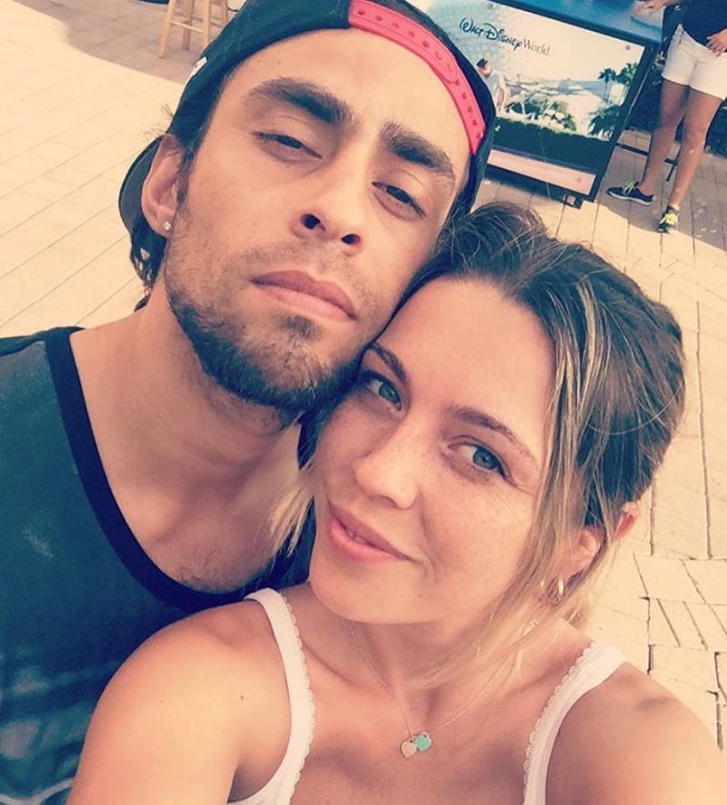 Daniela Aránguiz y Jorge Valdivia combinan sus looks en cita