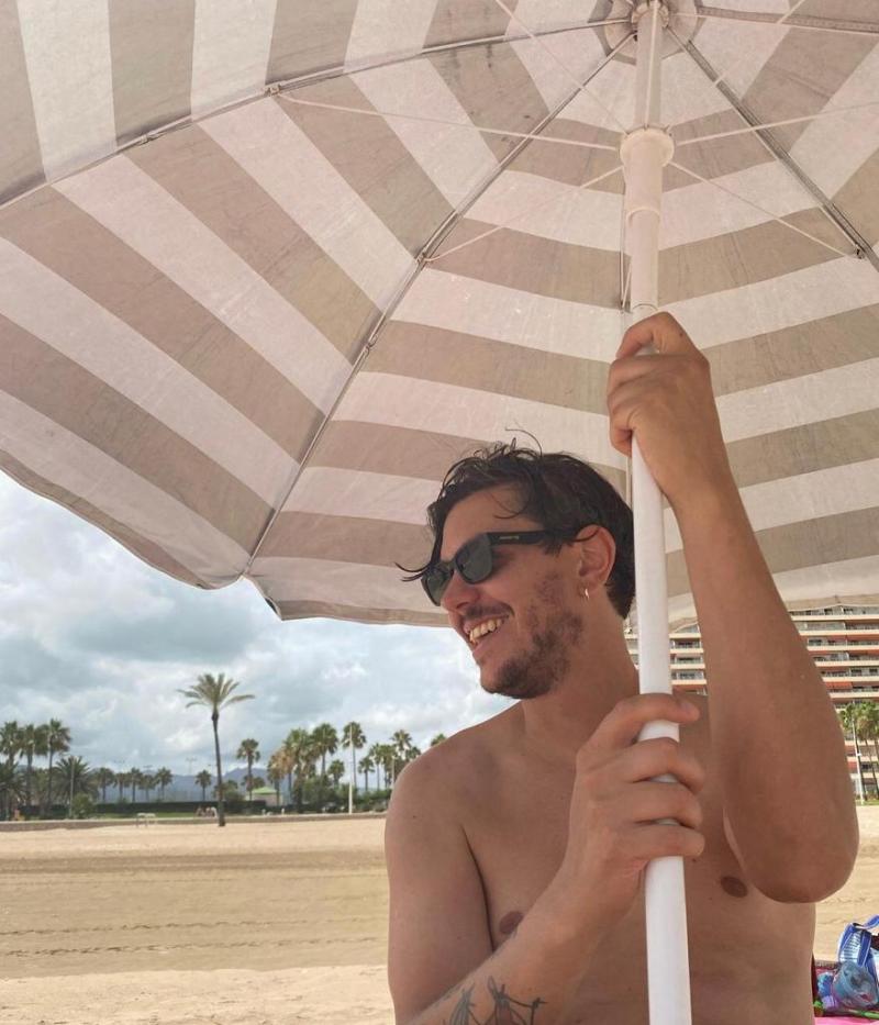 Mariana Di Girolamo impacta con bikini de moda en España